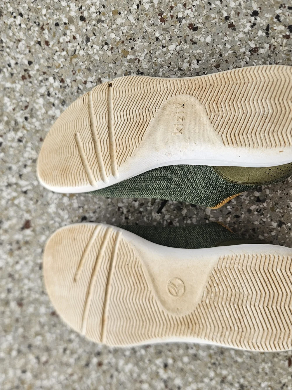 Kizik Men’s Olive Green Knit Lace-Up Sneakers with Tan Accent